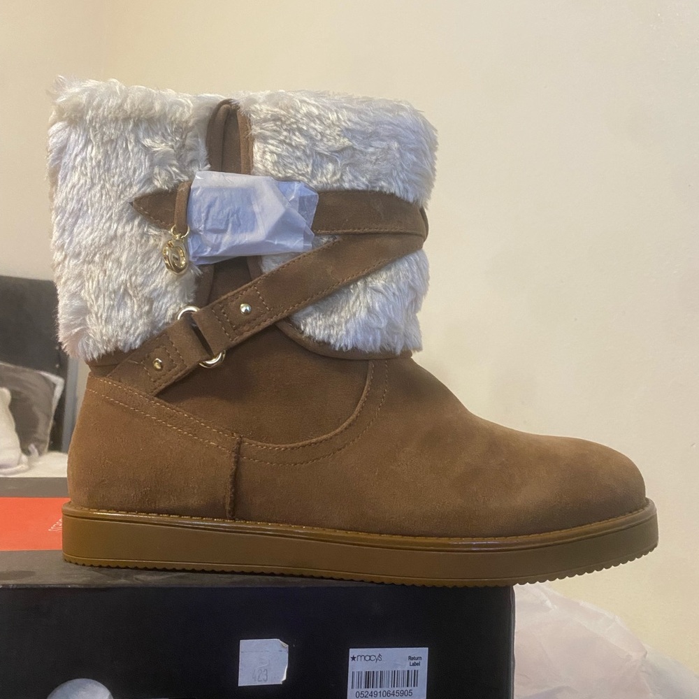 Brand new Guess boots size 7.5